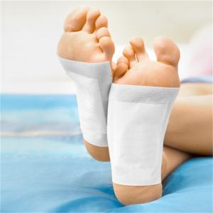 China Bamboo detox foot patch with adhesive is the best Chinese herb foot detox pad wholesale