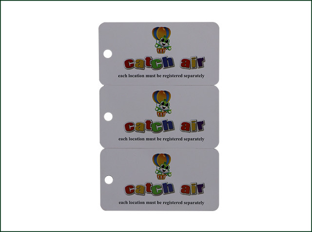 China Customized Greeting Plastic Gift Cards Hole Punched Design Non - Contact Type wholesale