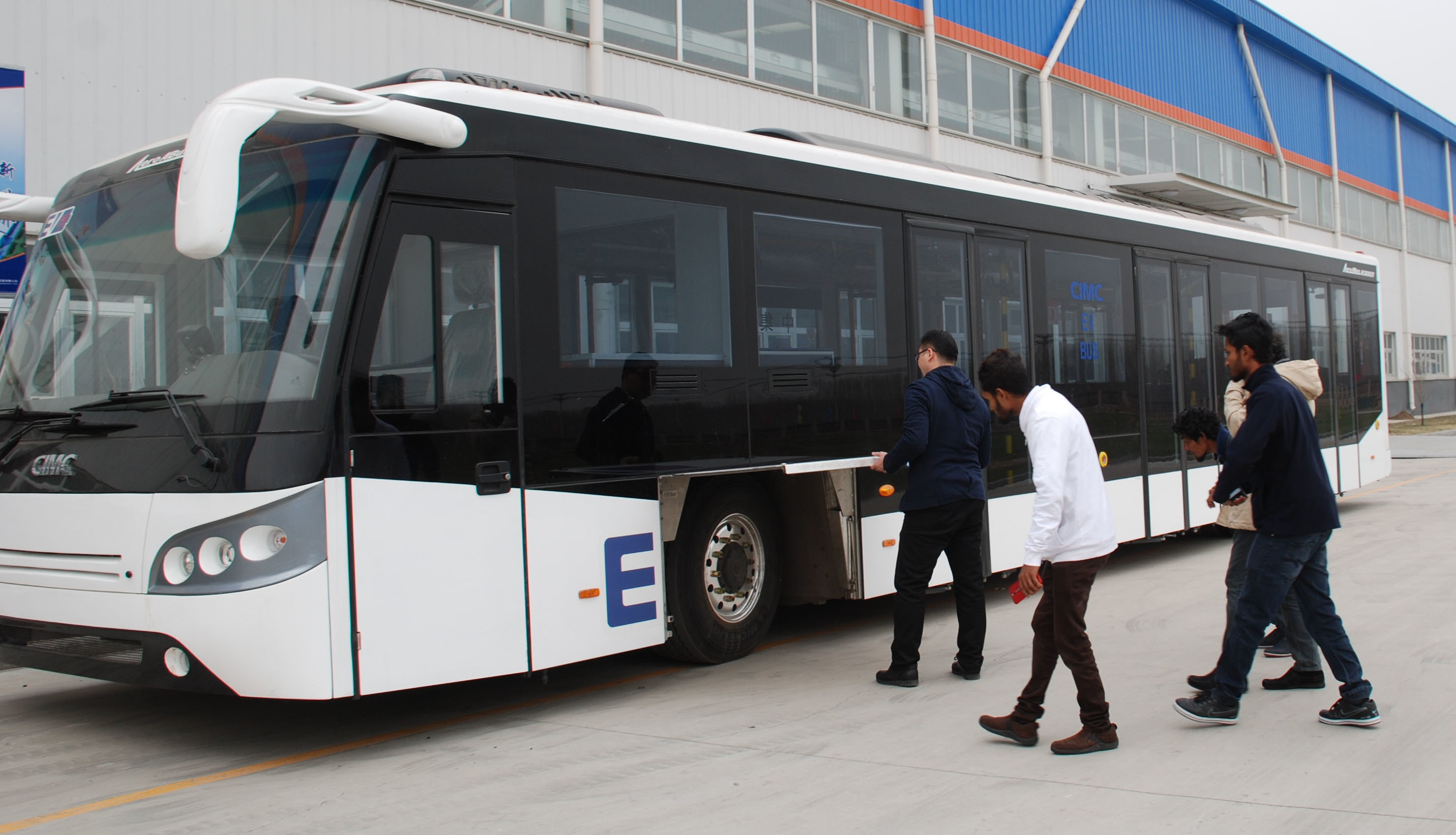 China Airport Passenger Transfer Apron Bus to compete with Cobus TAM and Neoplan wholesale