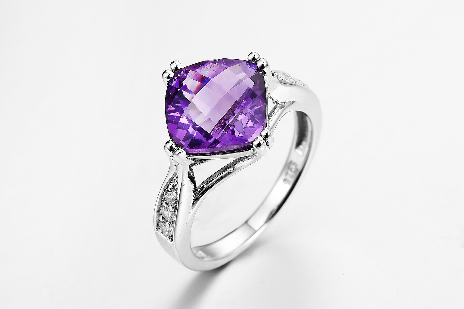 China ODM AAA Cubic Zirconia Sterling Silver Band Rings 4.0g Square Cut Amethyst wholesale
