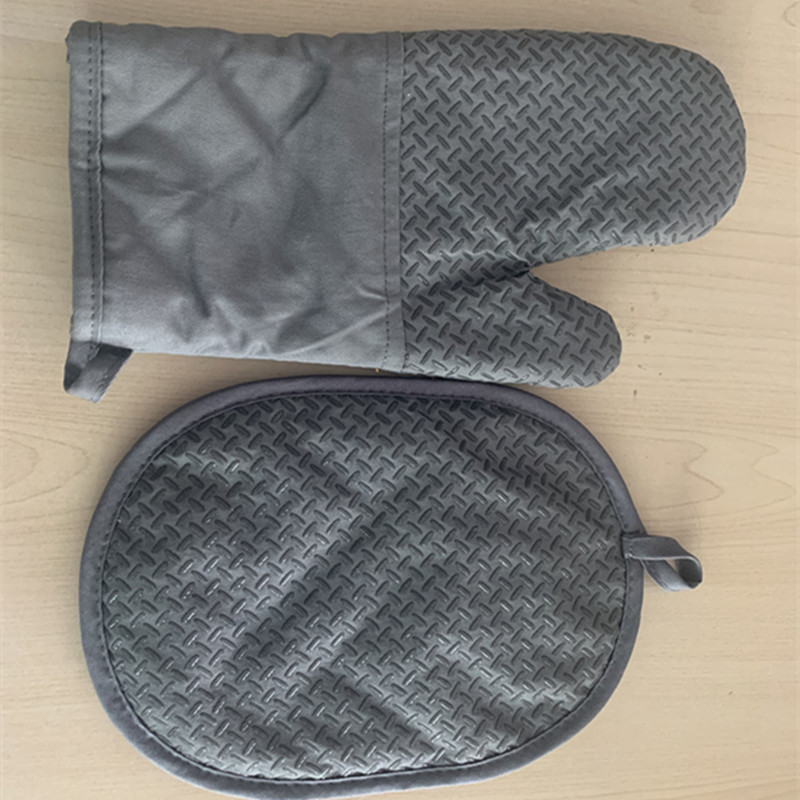 China BSCI Cotton Lining Silicone Oven Gloves For Kitchen wholesale