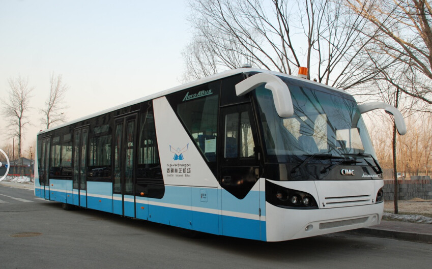China 4 Stroke Diesel Engine Airport Transfer Bus 13895mm(±20mm)×3000mm×3178mm wholesale