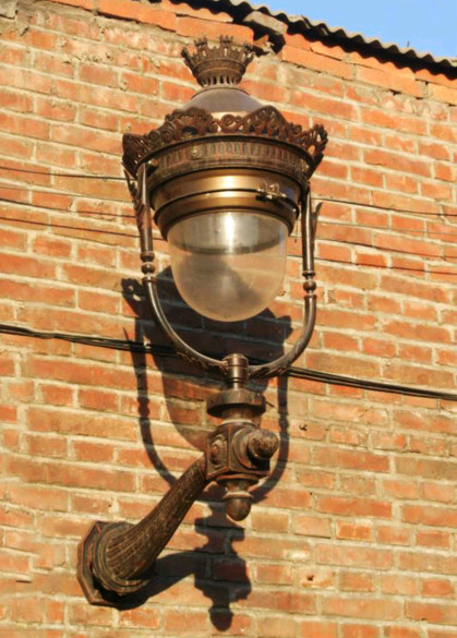 China Retro Decoration Cast Iron Light Pole Wall Lighting Antique Street Light Pole wholesale