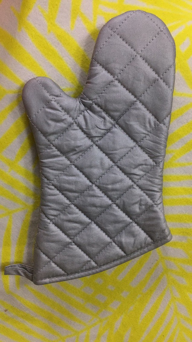 China Customized Patterns   Baking Oven Gloves , Microwave Oven Gloves Easy Slip On wholesale