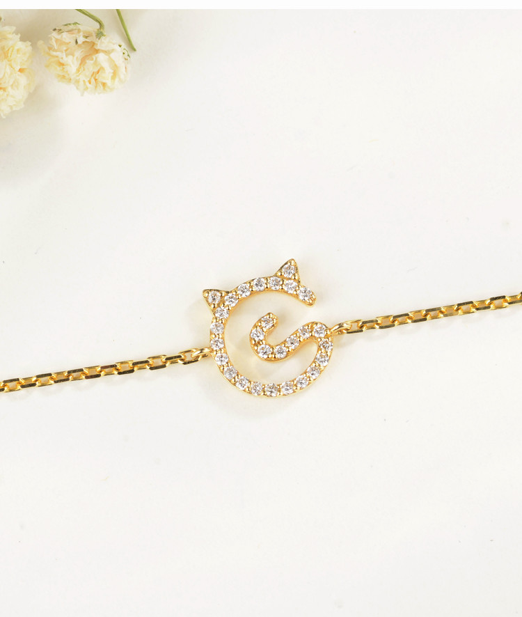 China Kitten Nameplate 0.11ct 18K Gold Diamond Bracelets Unique Engagement Gold Bullion wholesale