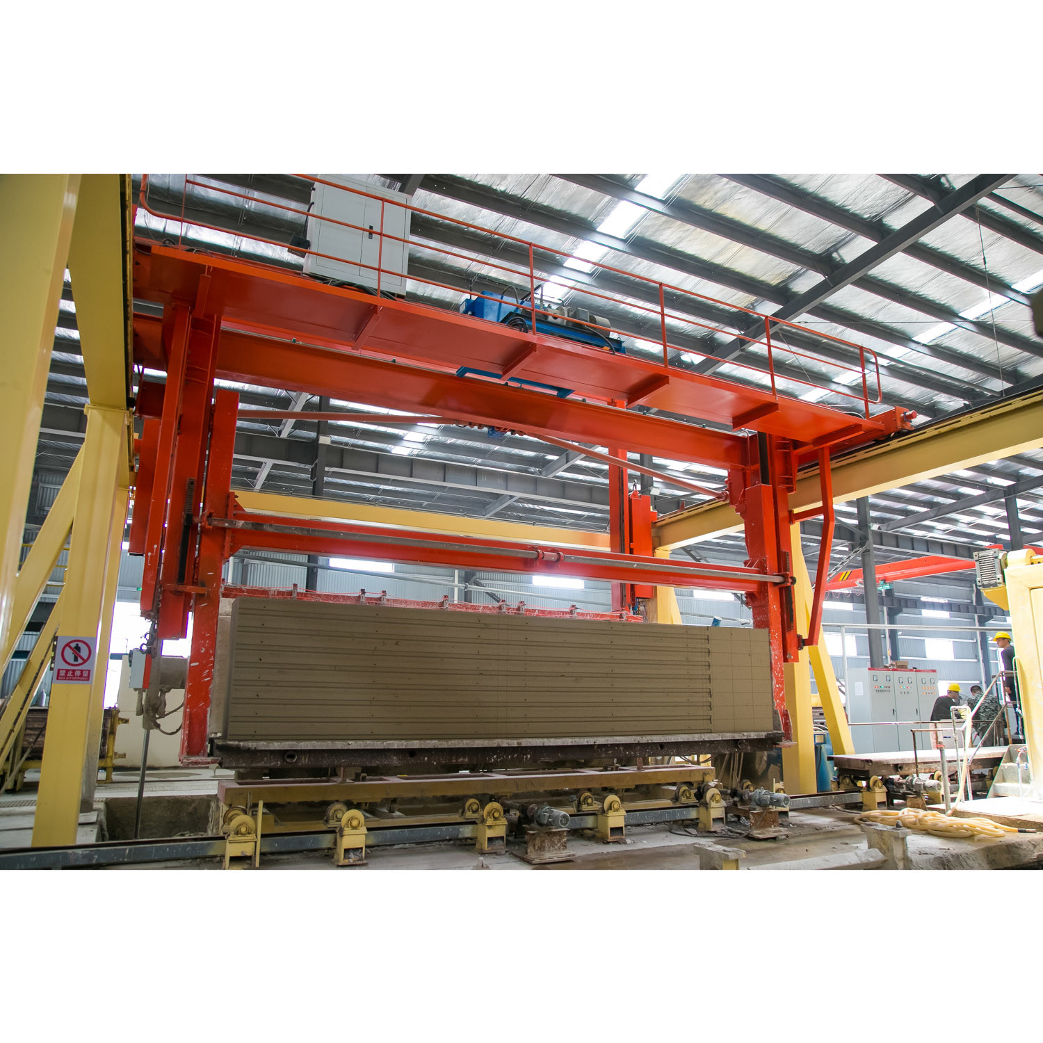 China Autoclaved Aerated Coancrete Production-Finished product clamper/sling High Performance Cement Block Making Machine wholesale