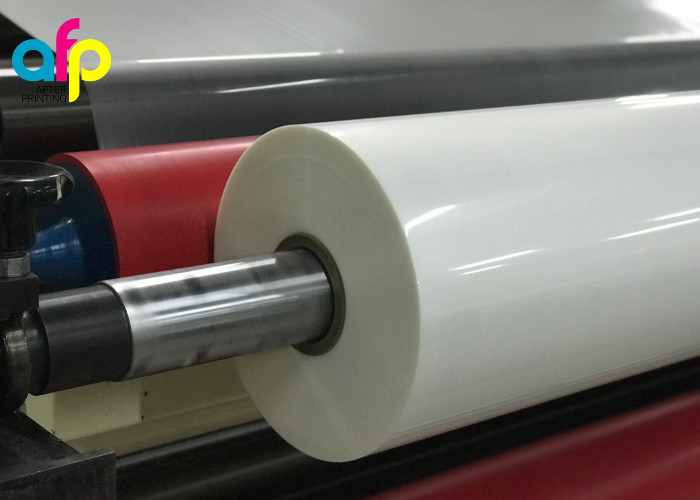 China High Gloss Laminate Plastic Roll Thickness 15micron to 30micron Shine BOPP Thermal Lamination Film wholesale