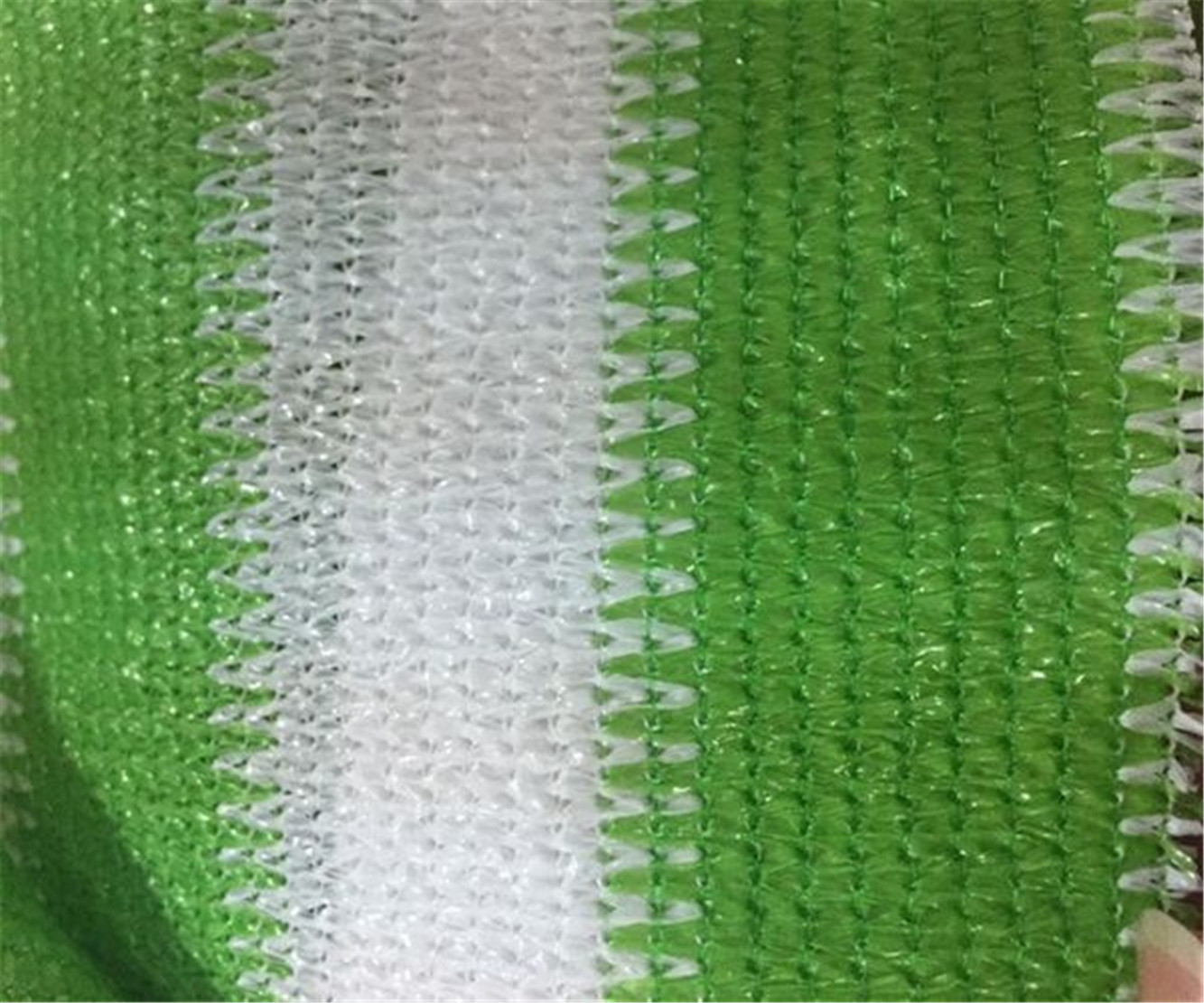 China Red Privacy Fence Netting , Hdpe Anti Uv Screen Net For Courtyard wholesale