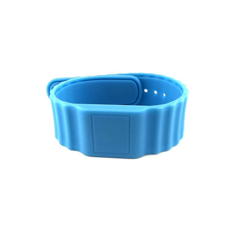 China Open Type Silicone RFID Wristbands Waterproof , NFC 213 Custom RFID Wristbands wholesale