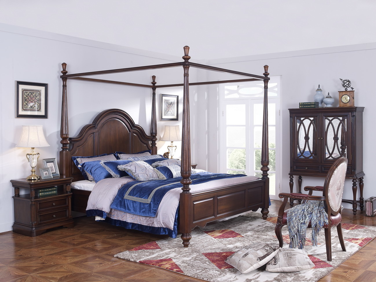 China Palatial Villa House Bedroom Furniture set Classic Wooden King size Bed with Grand Night table with Decoration display wholesale