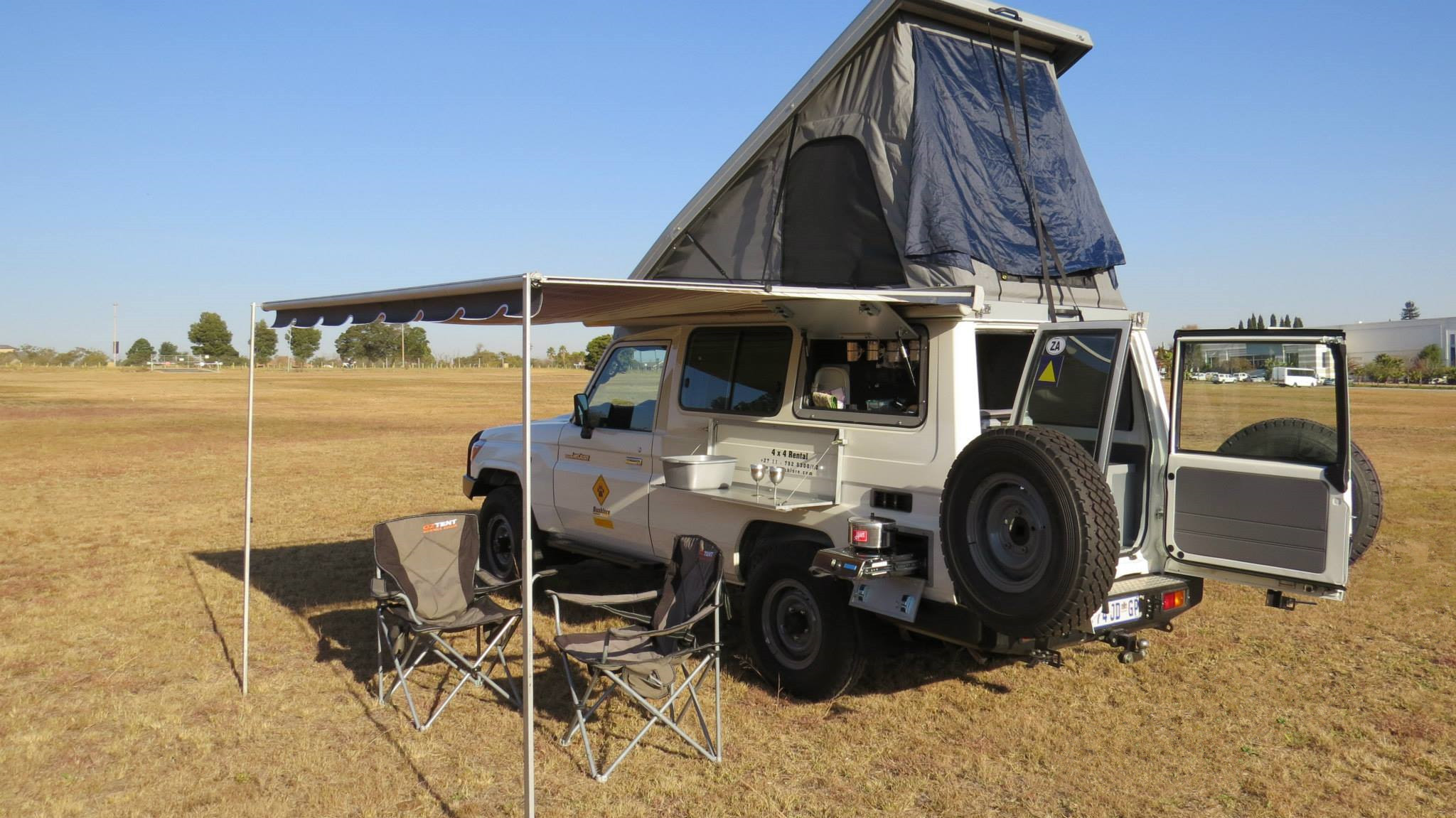 China 4x4 Off Road Automatic Roof Top Tent One Side Open 210x125x95cm Unfold Size wholesale