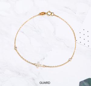 China Online Gold Jewelry 0.13ct 18K Gold Diamond Cross Bracelets Meaningful Souvenir wholesale