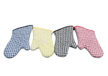 China Comfortable Cooking Cotton Oven Gloves , Heat Proof Oven Gloves Heat Resistant wholesale