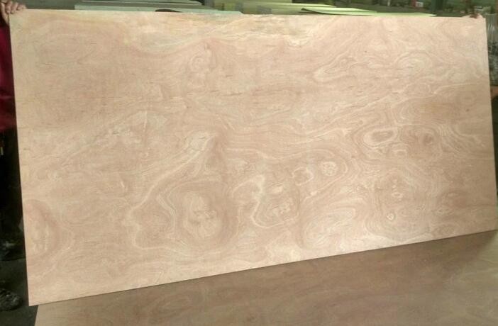 China Natural R/C Sapele Furniture Grade Plywood Polished Surface High Durable wholesale