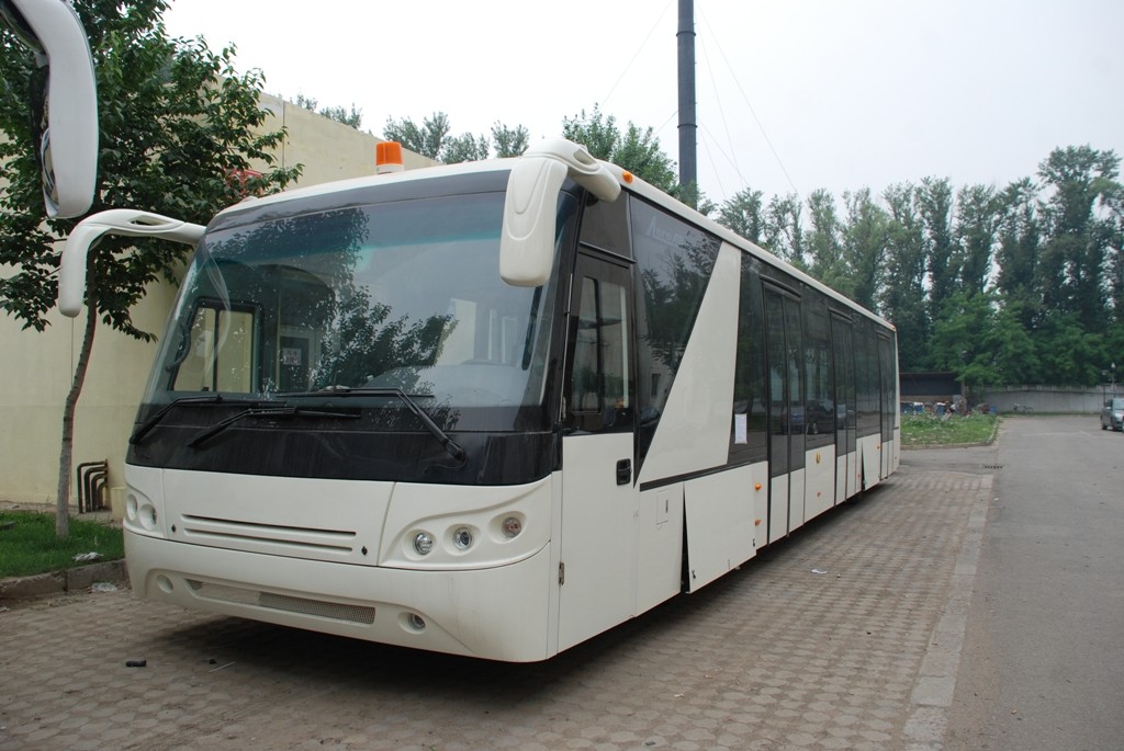 China Large Capacity Low Carbon Alloy Body Airport Passenger Bus Ramp Bus DC24V 240W wholesale