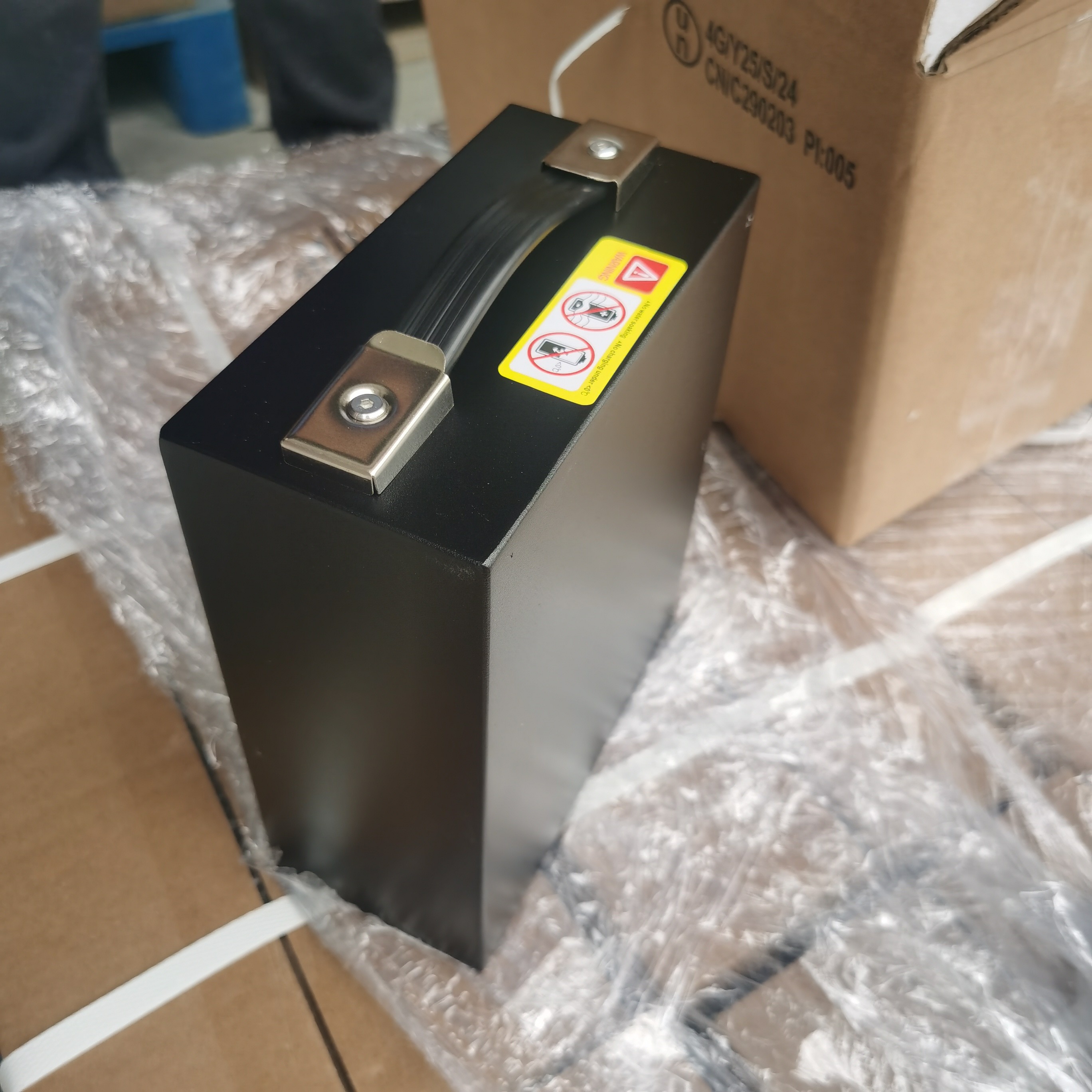 48V 15AH Deep Cycle Rechargeable Lithium Battery For Forklift / Pallet Trcuk