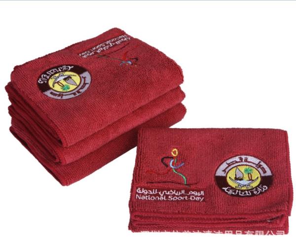 Small MOQ 100% Cotton Customized Logo Embroidered Gym/Fitness Towel