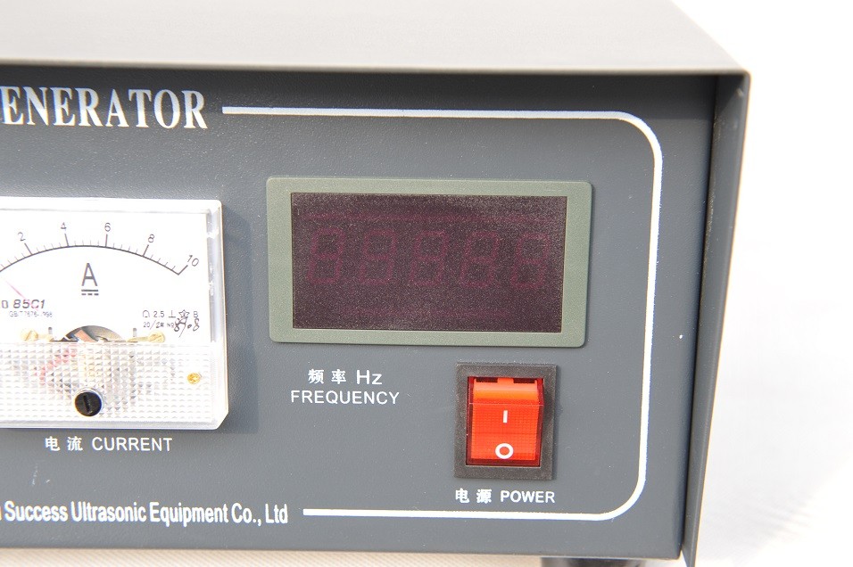 Ceramic Ultrasonic Frequency Generator , 20khz 2000W Ultrasonic Welding Transducer
