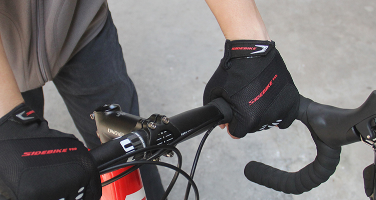 Custom Waterproof Bike Riding Gloves Anti Abrasive Not Easy To Be Scratched