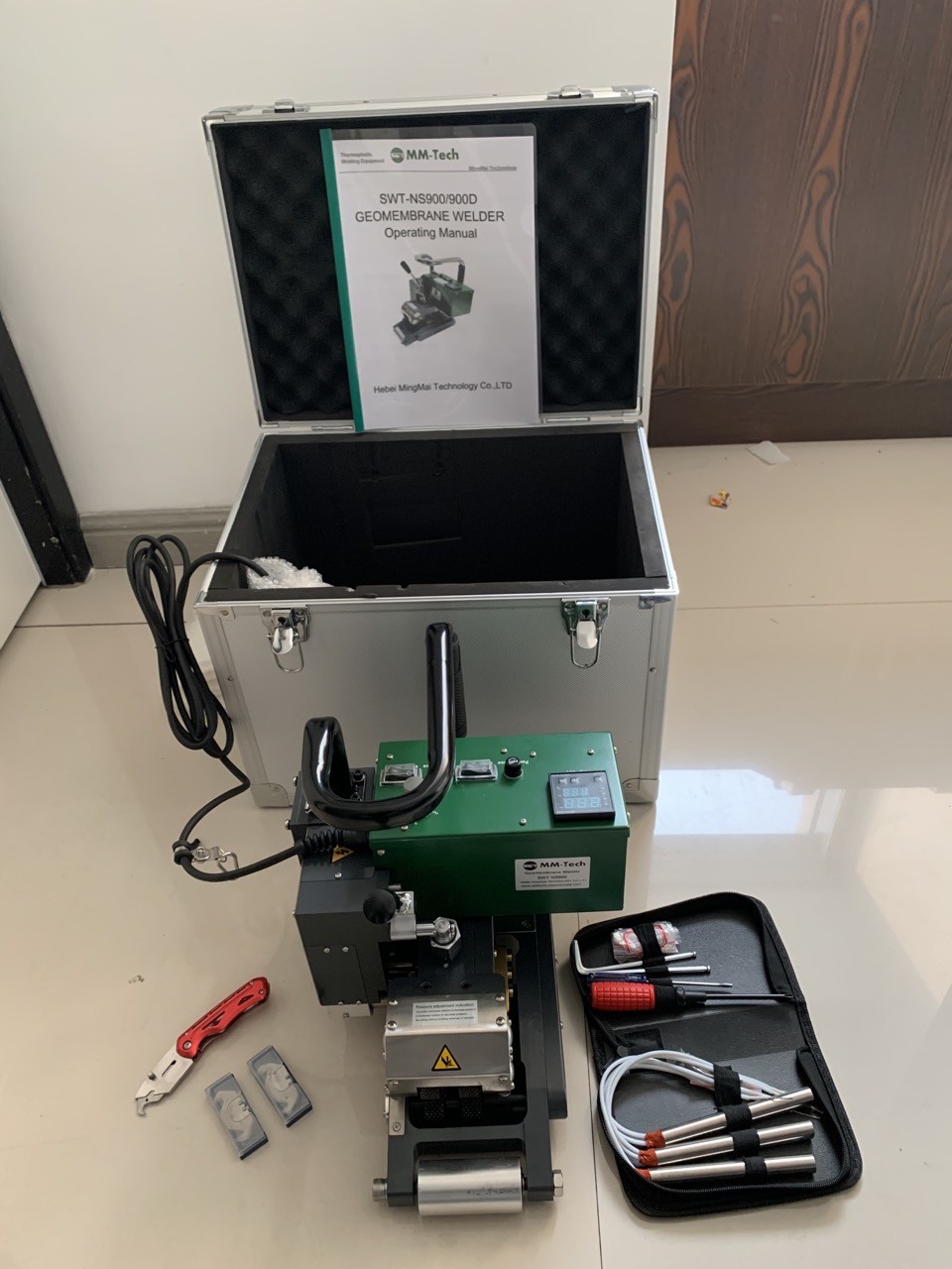 1-3MM SWT-NS900 Geomembrane Hot Wedge Welding Machine For Water Conservancy