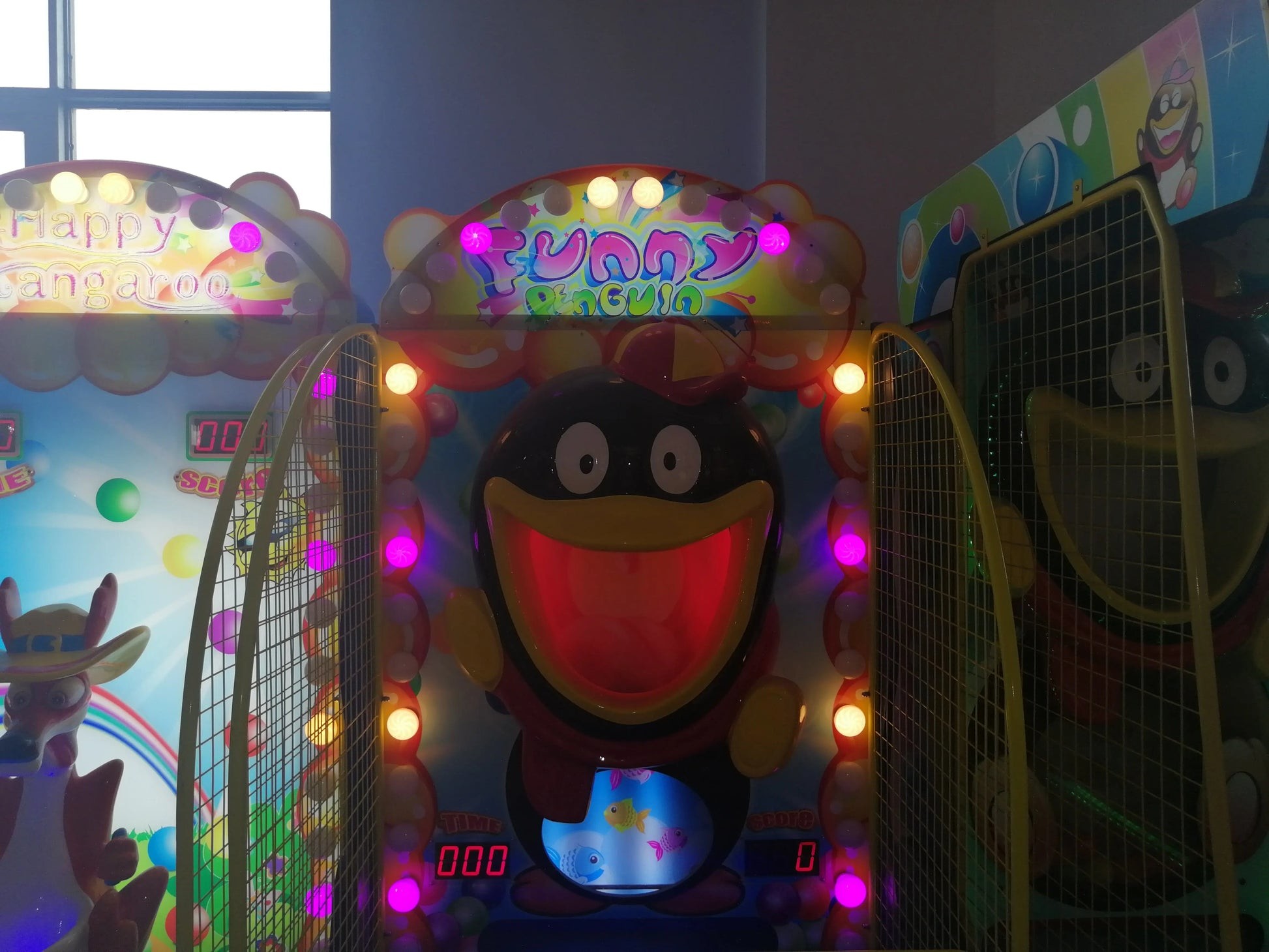 Funny Penguin Paradise Kids Throw Ball Game Amusement Ticket Game Machine For Sale