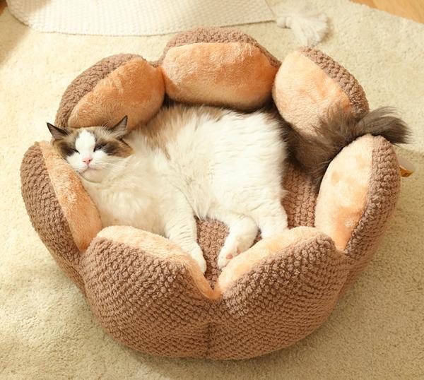 Cute and Comfortable sunflower cat bed Thickened Non-Slip Soft Pet Bed Suitable