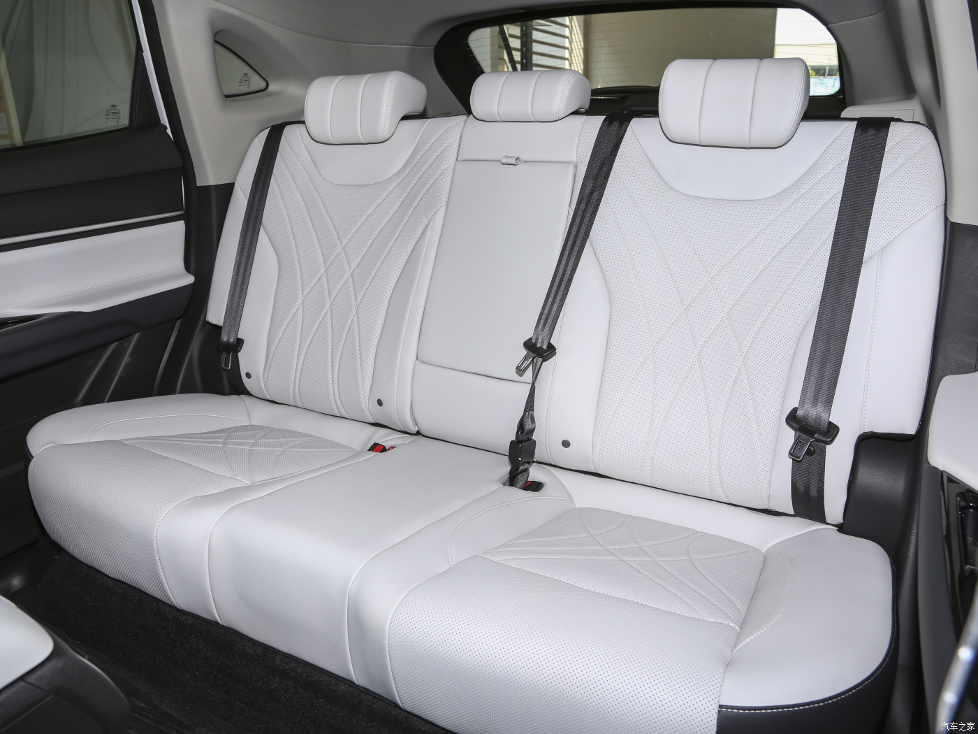 Chery EQ7 Pure Electric SUV Midsize With 4 Wheel Drive 412KM-512KM Range