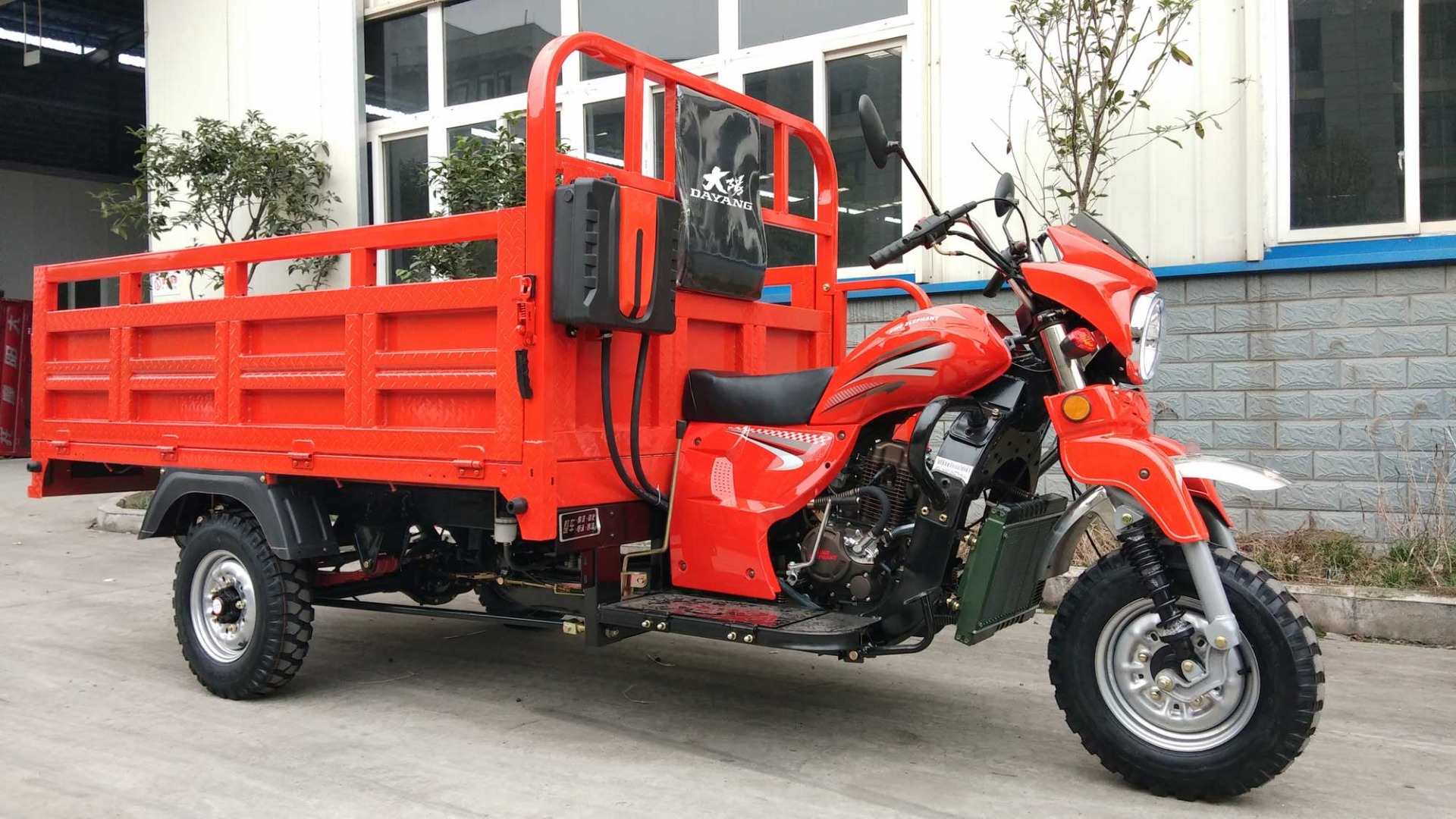 151 200cc Displacement Three Wheel Motorcycle Model at Myanmar with Powerful Engine