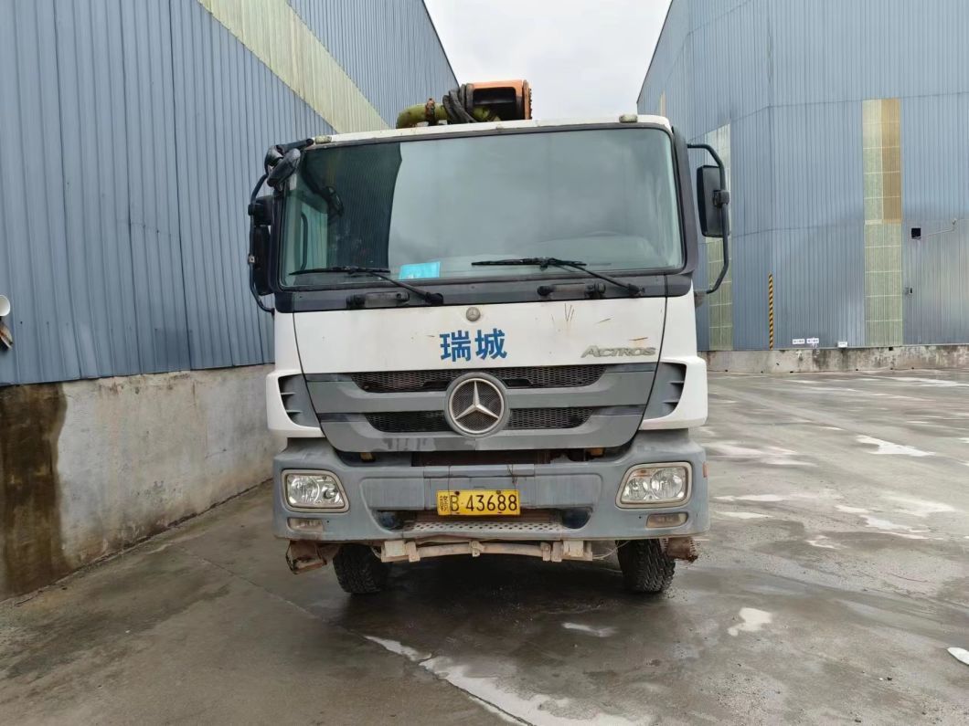 12 Years Chassis, 13 Years Mounted Zoomlion 47 Meters Benz Chassis Concrete Pump Truck