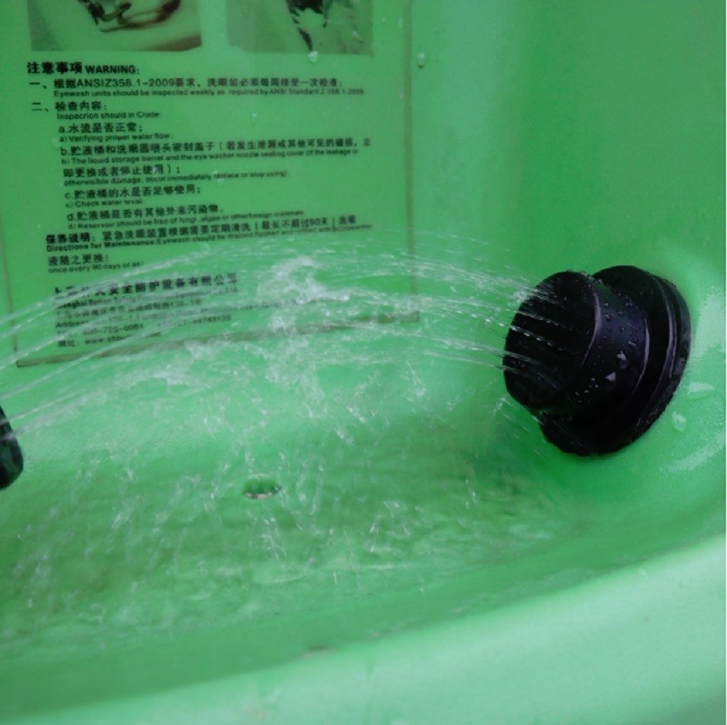 16 gallon Green Trolley portable eyewash emergency eyewash 60L ABS portable eye wash station, plastic emergency eye wash