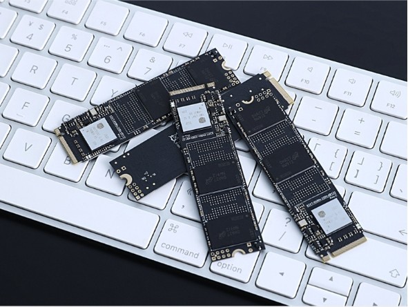 512GB 1TB 2TB SSD Solid State Hard Disk Supplies for 0-70C Operating Temperature and Fast Data Transfer Rates