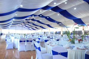 China Luxury Marquee Outside Wedding Tents Banquet Hall Tent For Event Parties wholesale