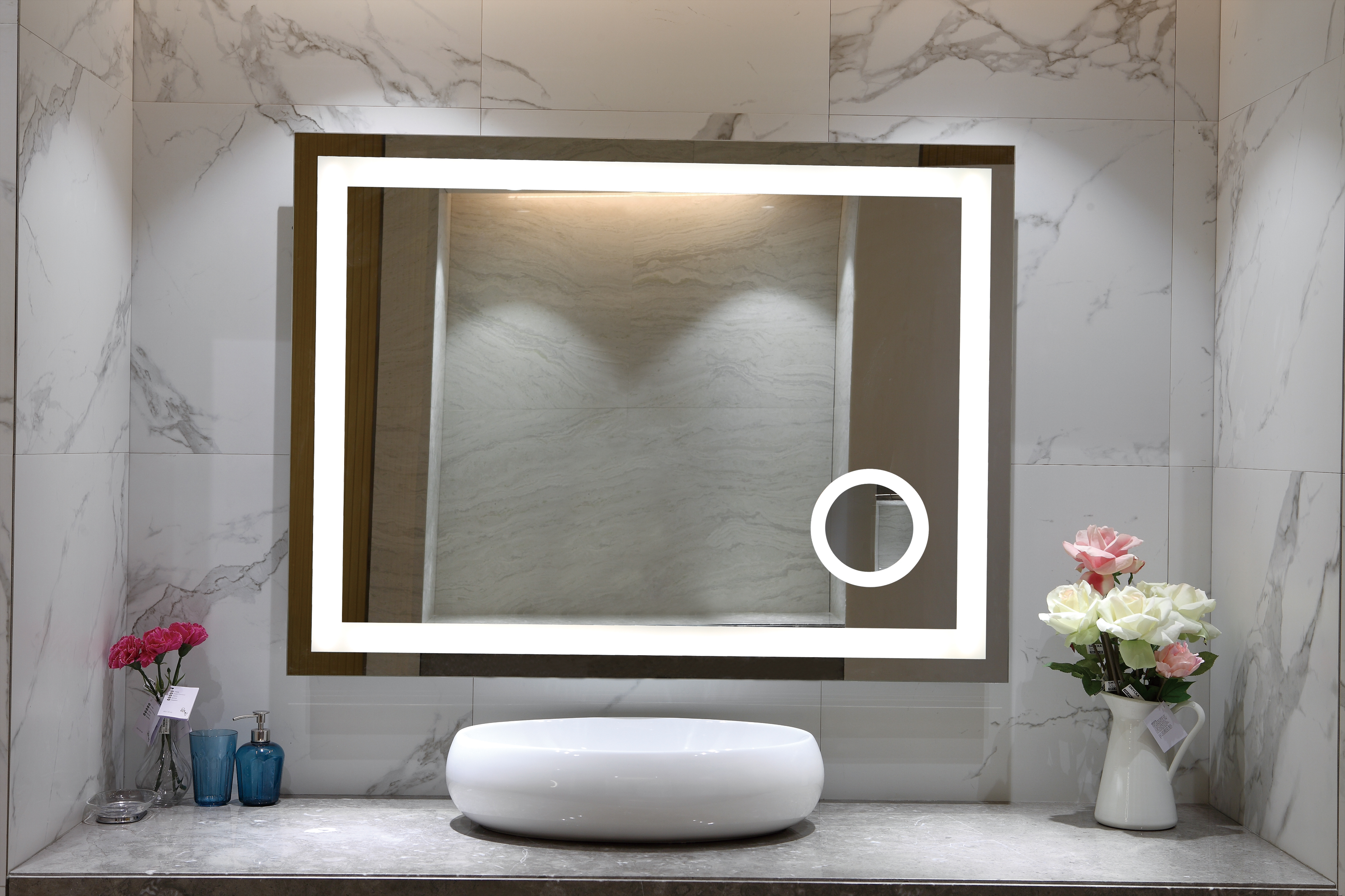 Silver Lighted LED Strip Luxury Hotel Bathroom Mirror Customized Custom Bathroom Vanity Mirrors