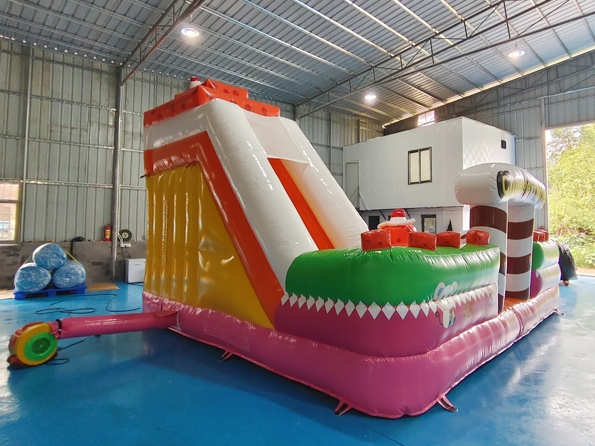 New Design PVC Inflatable Bouncy Castle Cheese Time Inflatable Fun City With High Slide Obstacle Course For Rental