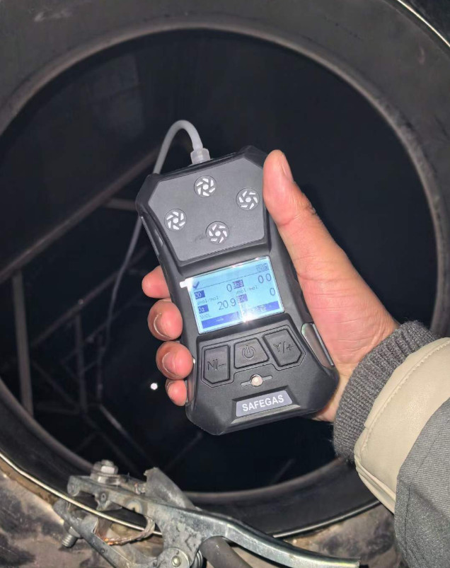 O2 CO CO2 LEL Detection Confined Space Detector with Imported Gas Sensor and 3.7V Rechargeable Lithium Battery