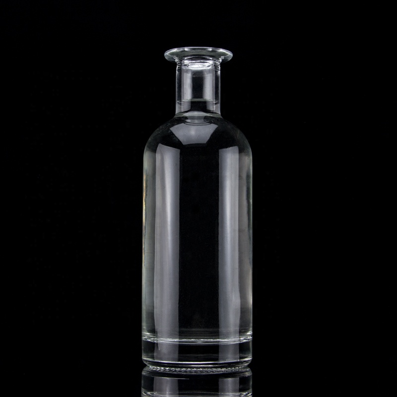 Exquisite Design Vodka Liquor Bottle Clear or Customized 750ml Glass Bottle with Cork