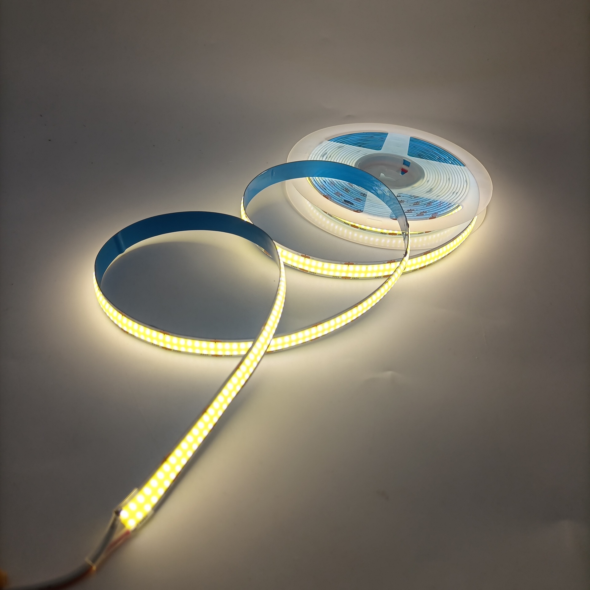 616LEDS 12mm Addressable Led Neon Strip 1700lm Led Strip Sticky Back
