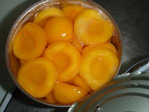 China No Additive Canned Yellow Peach Halves For Desserts Appetizers Salads wholesale