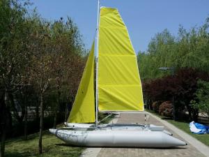 Yellow PVC  Inflatable Sailing Boat 4.5m T6 Aluminum Mast With Two Sails