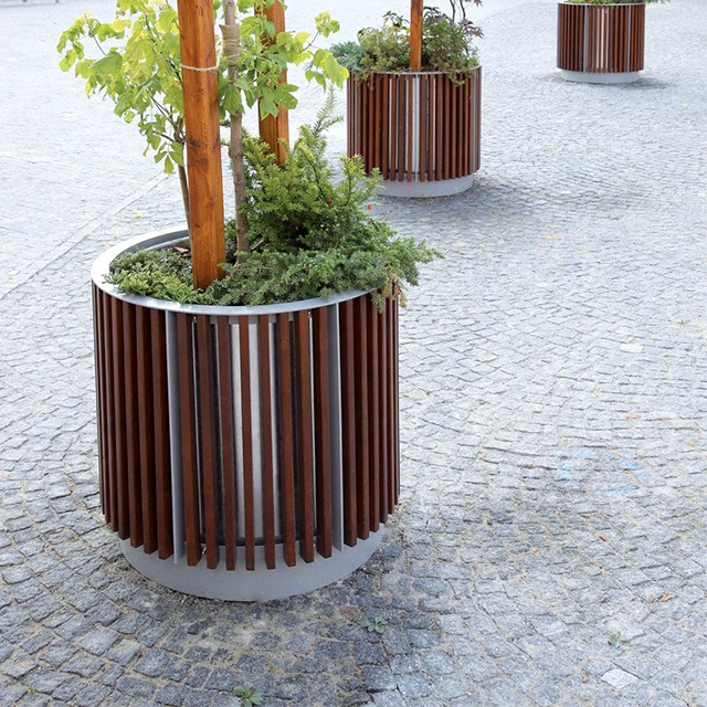 Wearproof EN840 Certificate Wooden Flower Pots With Liner