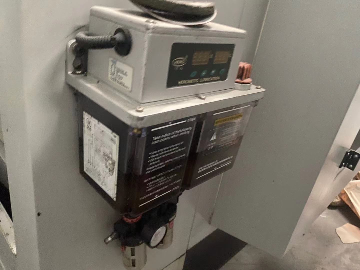 24T Arm Type ATC CNC Milling Center Second Hand 7.5Kw Servo Motor Spindle BT40