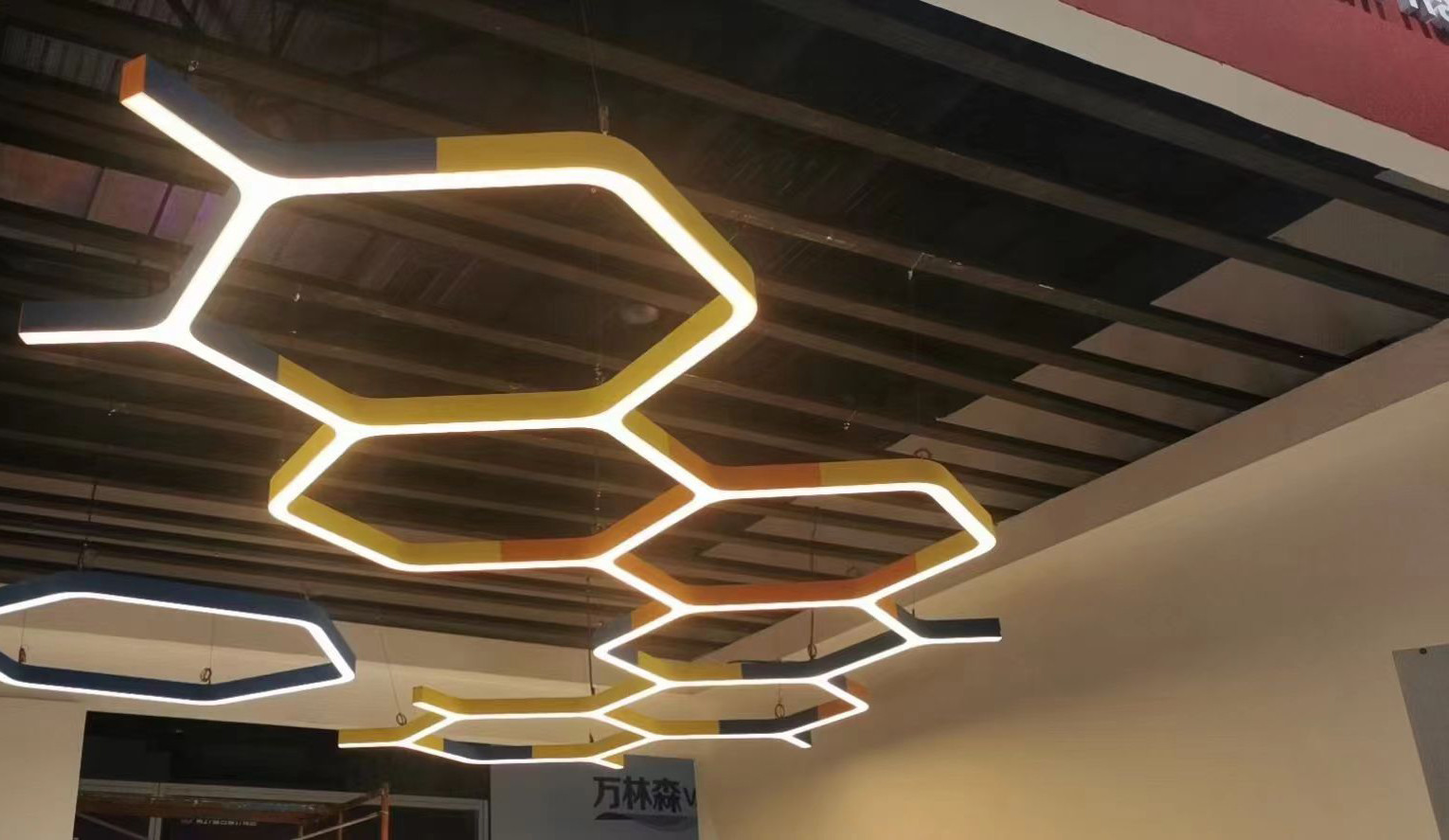 Hexagon Led Linear Light Customized LED Light For Shopping Mall