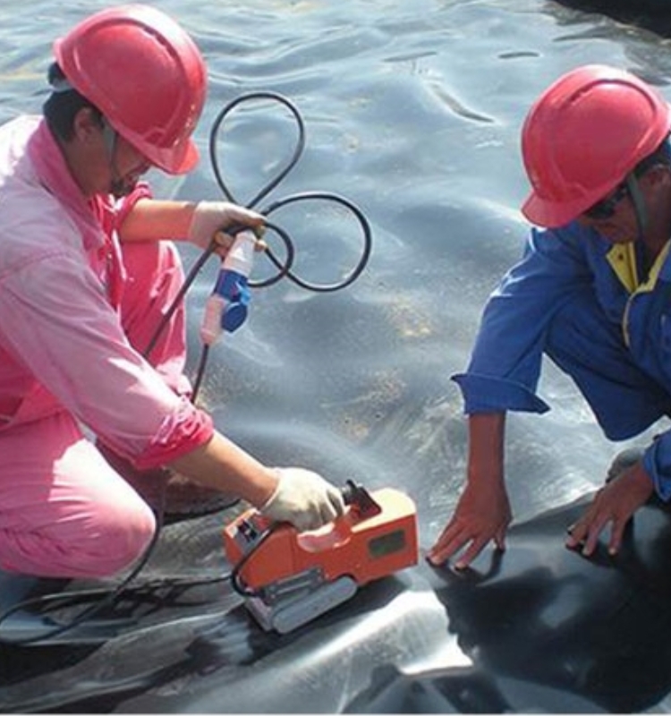 Black Geomembrane Thickness over 2mm Resistant to Acid and Alkali for Landfill Sites