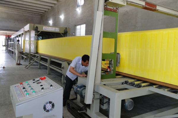 Mattress Sponge Foam Making Machine , Low Noise Foam Manufacturing Equipment