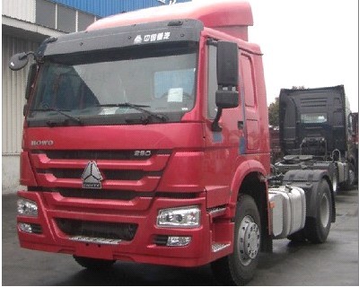 Semi Trailer Tractor Truck Powerful Engine , Semi Truck Mover HF 7 Axle