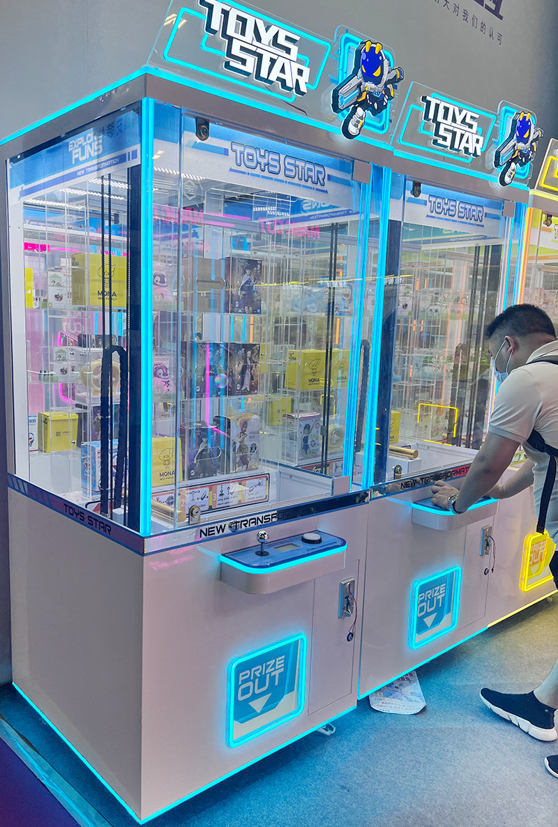 Push Win Gift Arcade Game Machine Type Key Master Kids Toy Vending Machine