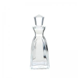 China 100ML Glass Diffuser Bottles Refillable Glass Perfume Vials With Plastic Stopper wholesale