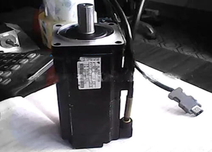 Fuji NXT Y Axis SMT Motors XM00220 Servo Motor SGMAS-04A2A-FJ11