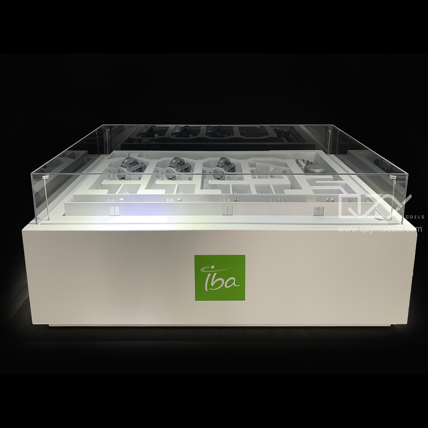 Scale Industrial Display Model CGN Proton Therapy System Models 1/40 With Dynamic And Lighting