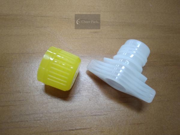 Colorful Professional Twist Spout Cap PE Materials With 16 Millimeter Inner
